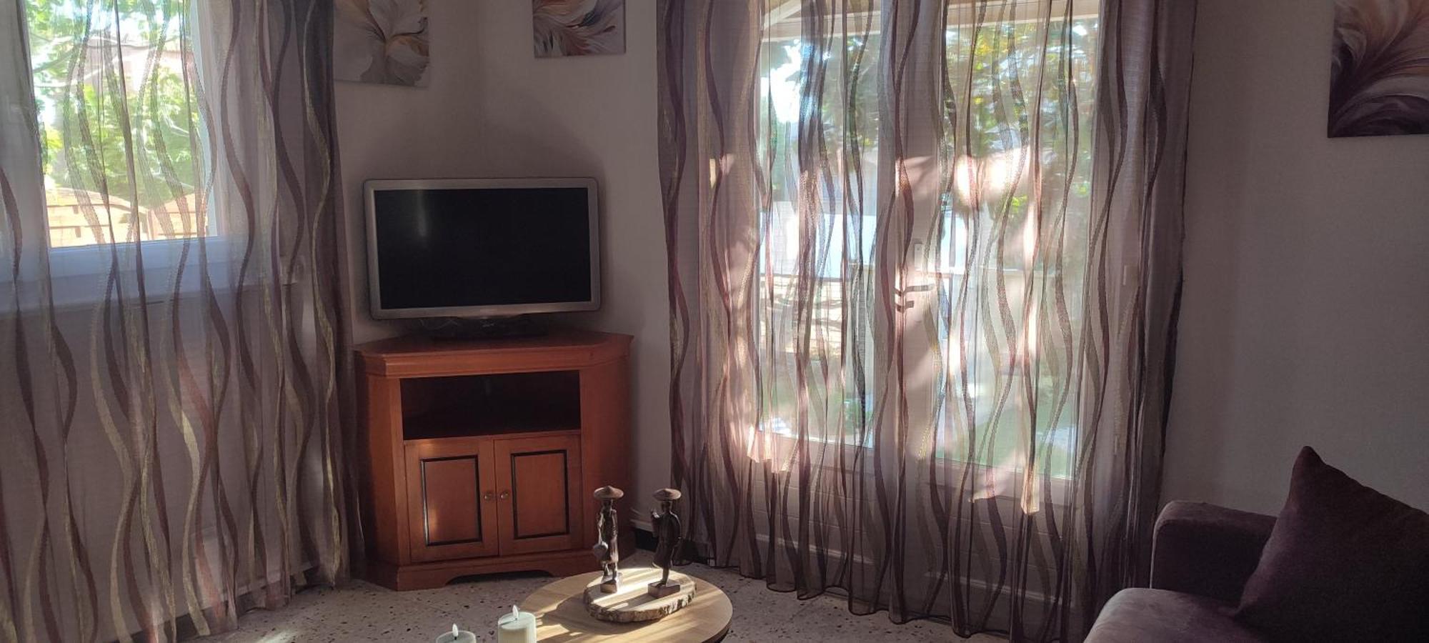 Maison T2 Avec Petit Jardin Dans Impasse Calme 벨라그 외부 사진