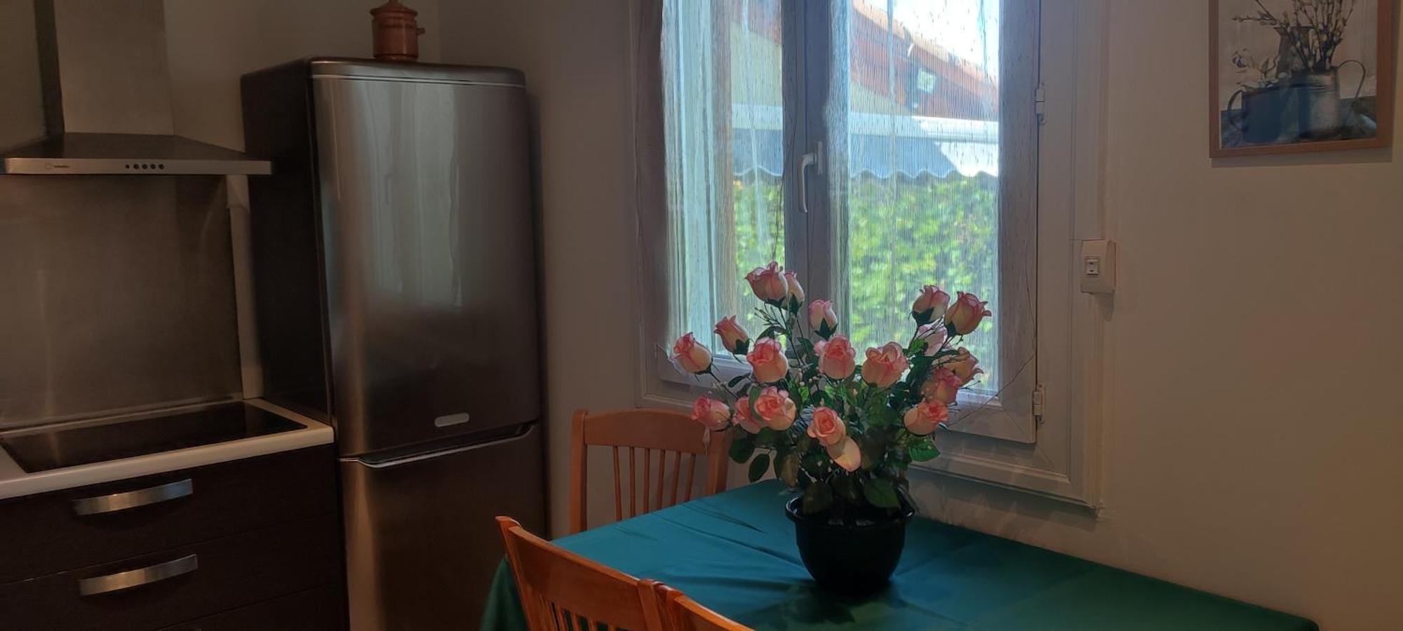 Maison T2 Avec Petit Jardin Dans Impasse Calme 벨라그 외부 사진