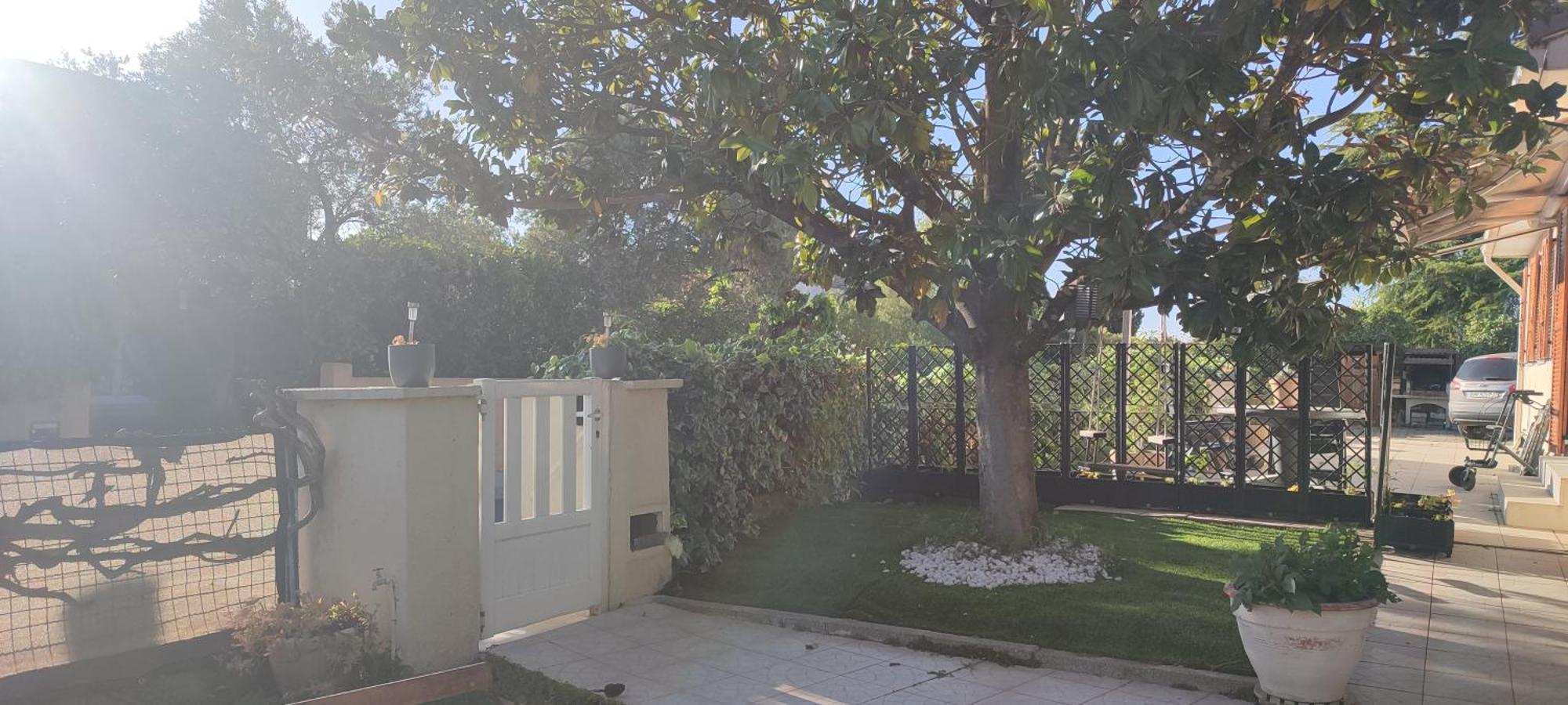 Maison T2 Avec Petit Jardin Dans Impasse Calme 벨라그 외부 사진
